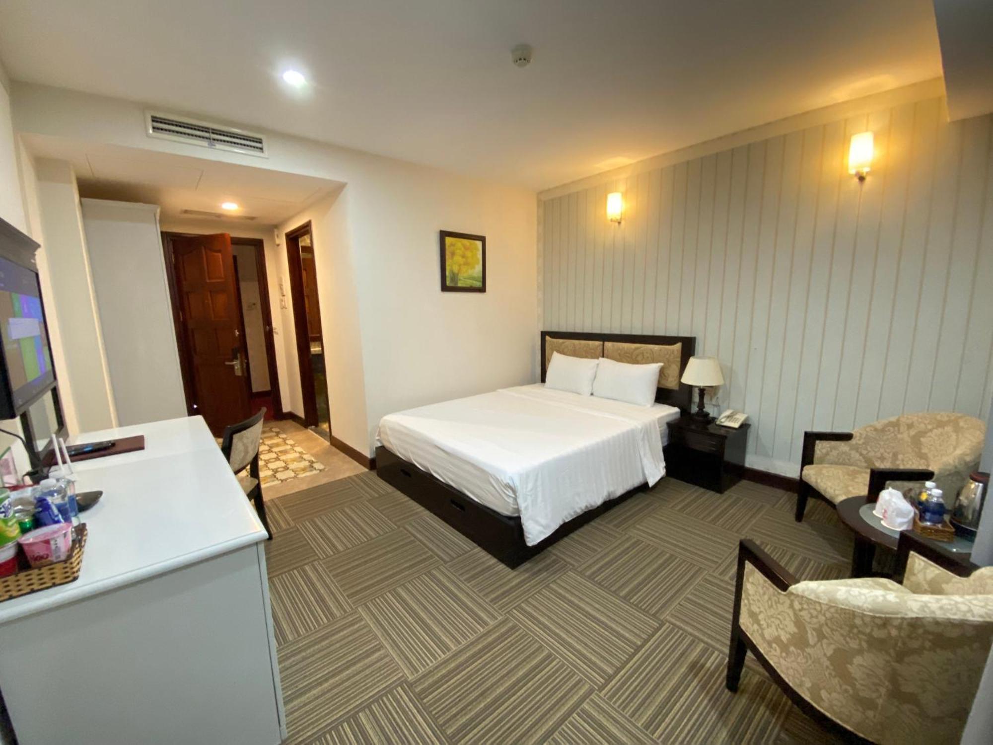 Dong Kinh Hotel Хошимин Экстерьер фото