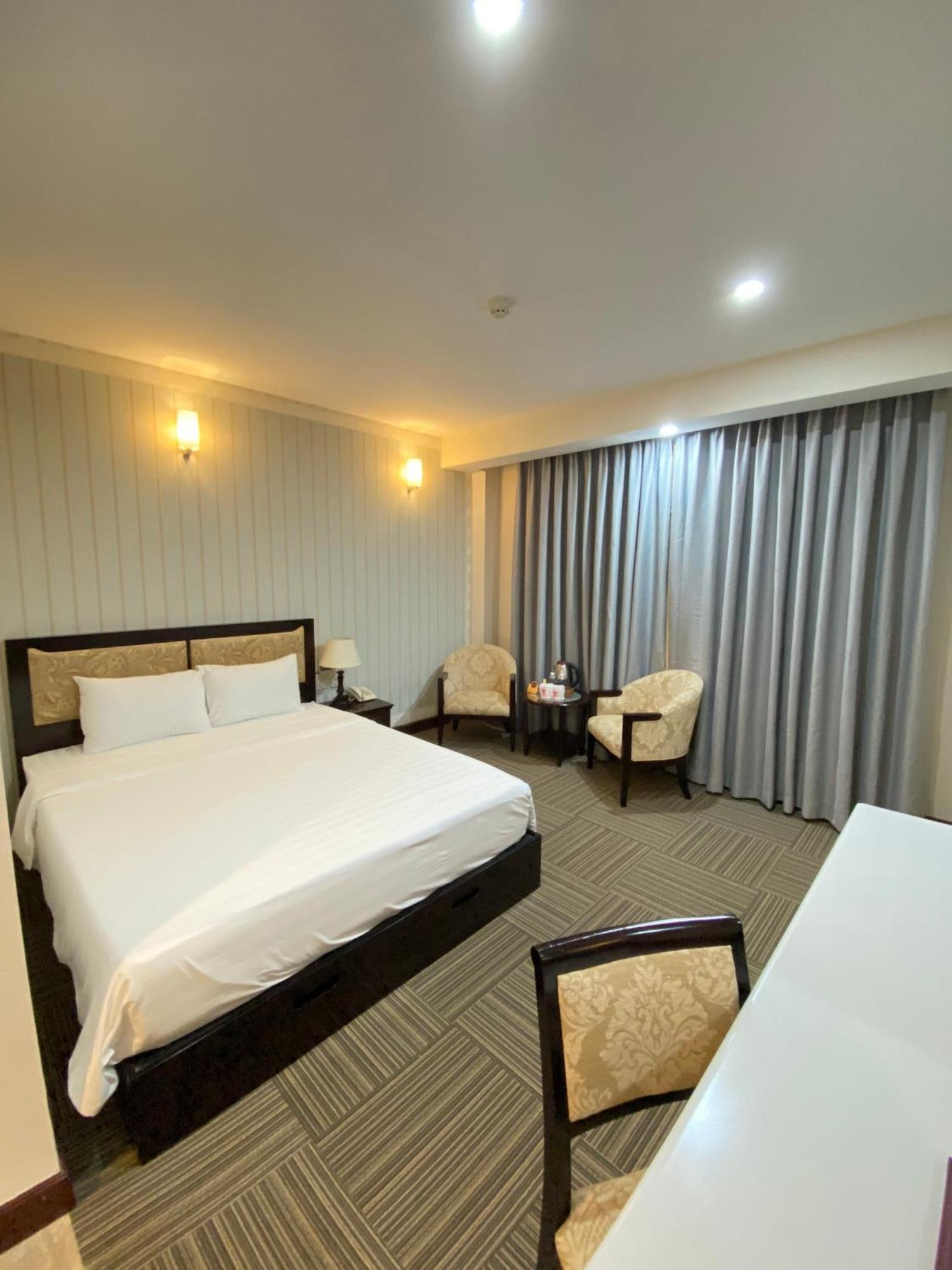 Dong Kinh Hotel Хошимин Экстерьер фото