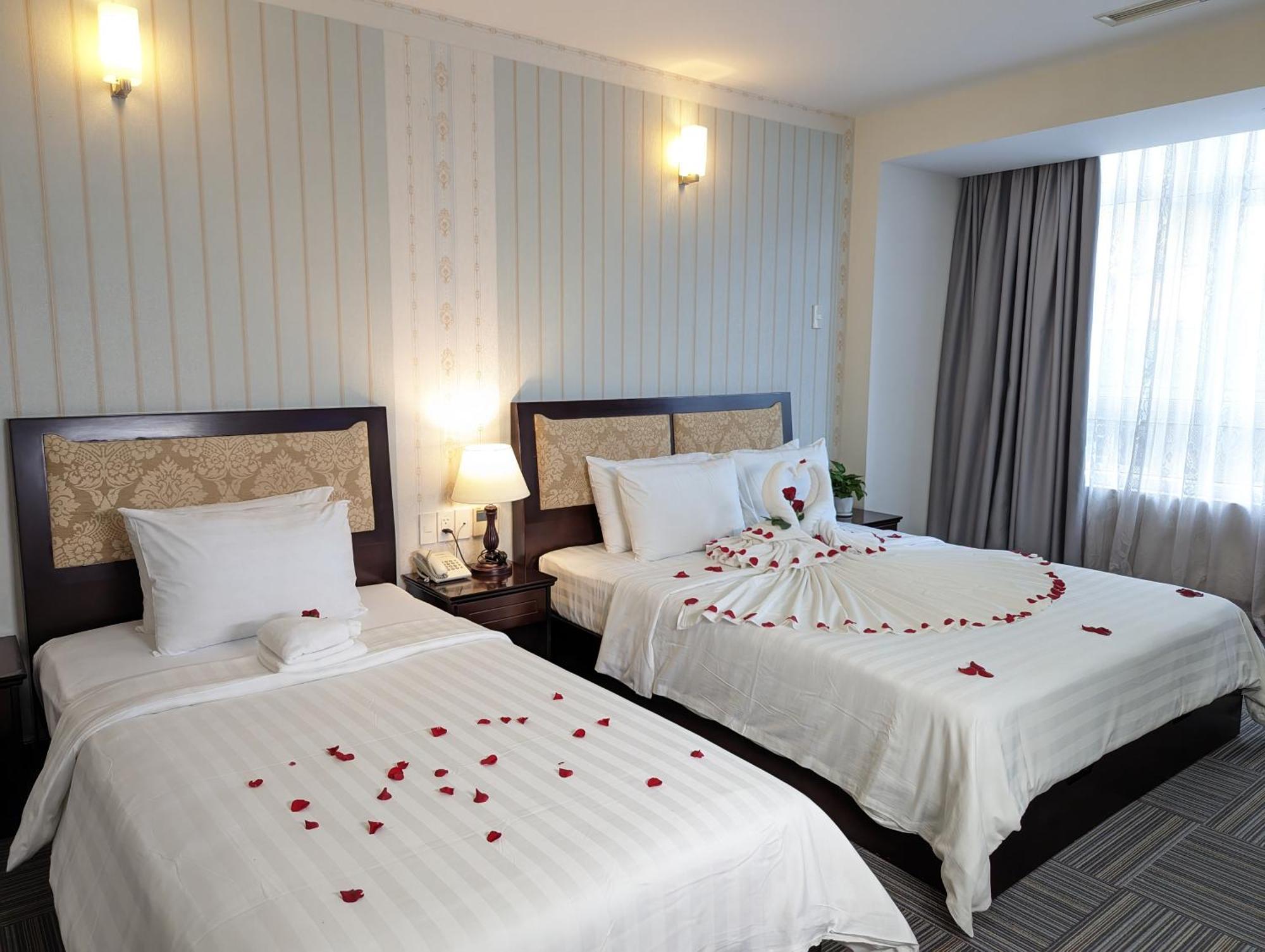 Dong Kinh Hotel Хошимин Экстерьер фото