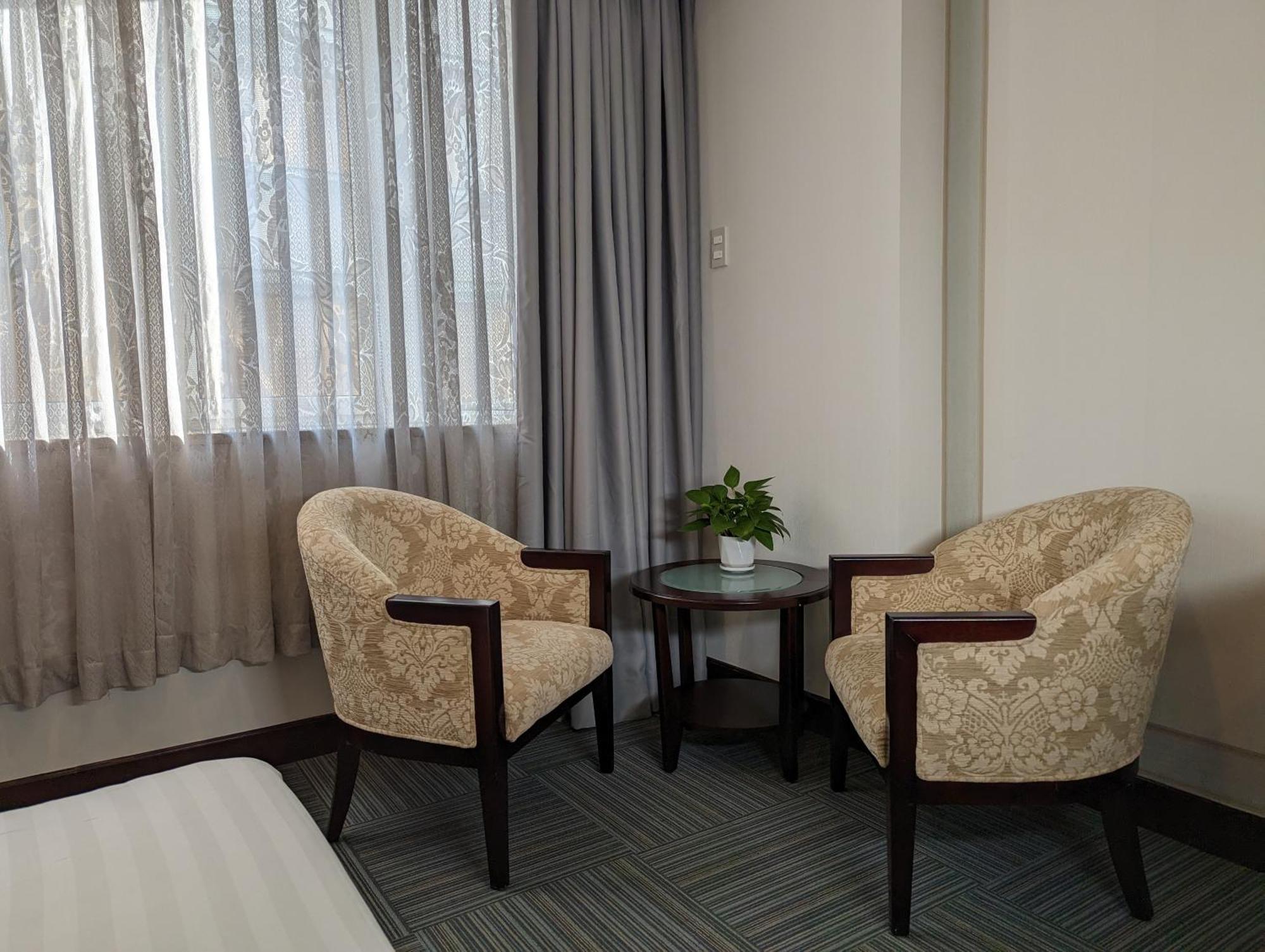 Dong Kinh Hotel Хошимин Экстерьер фото