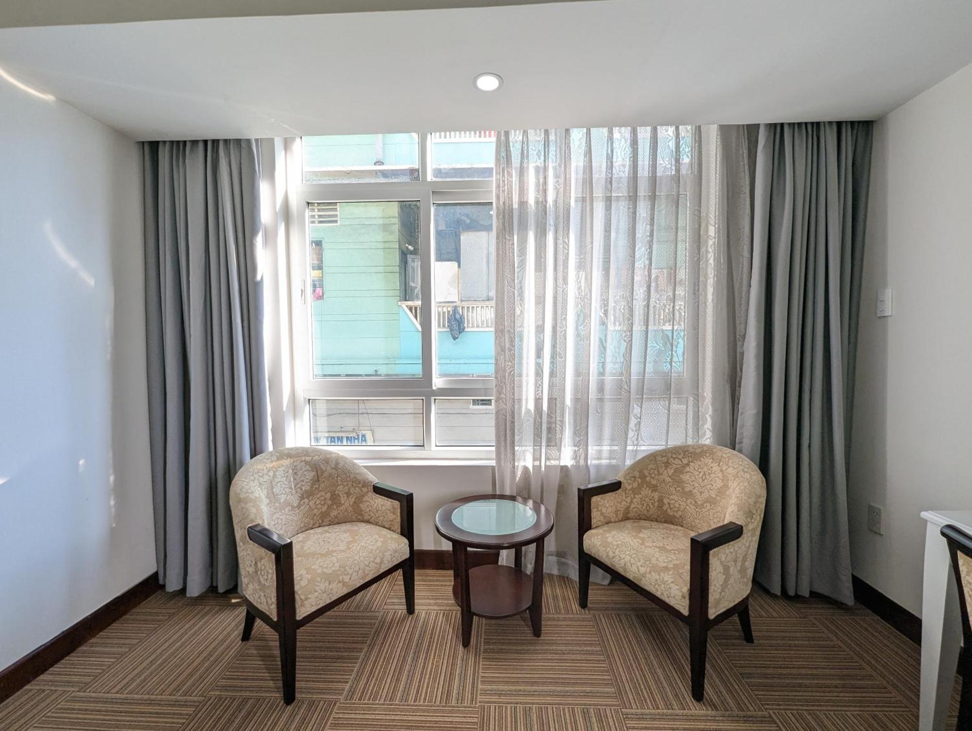 Dong Kinh Hotel Хошимин Экстерьер фото