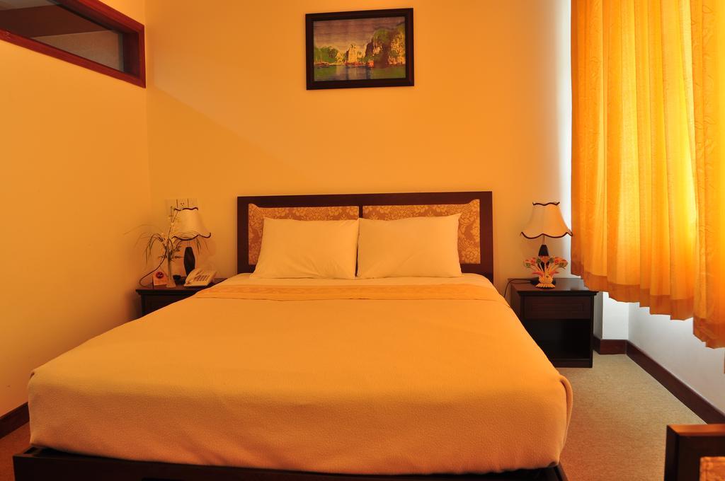 Dong Kinh Hotel Хошимин Экстерьер фото
