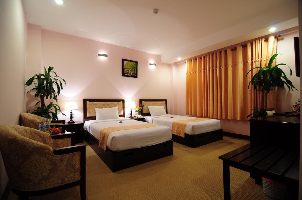 Dong Kinh Hotel Хошимин Экстерьер фото